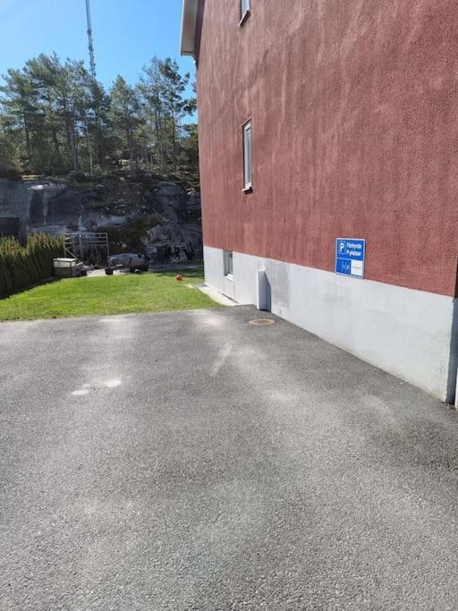Trevlig Laegenhet Naera Stroemstad Centrum Kültér fotó